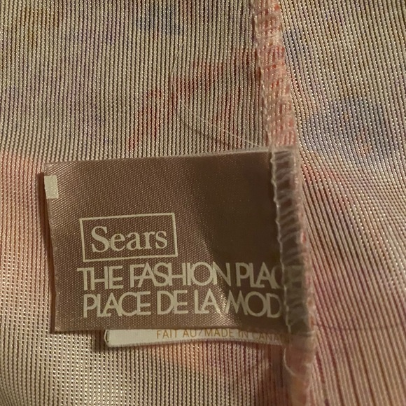 Vintage bathrobe from Sears.  It has a pocket. - Picture 3 of 4